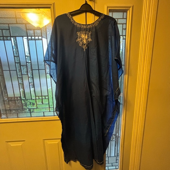 Beautiful African dresses from West Africa. - Picture 8 of 12